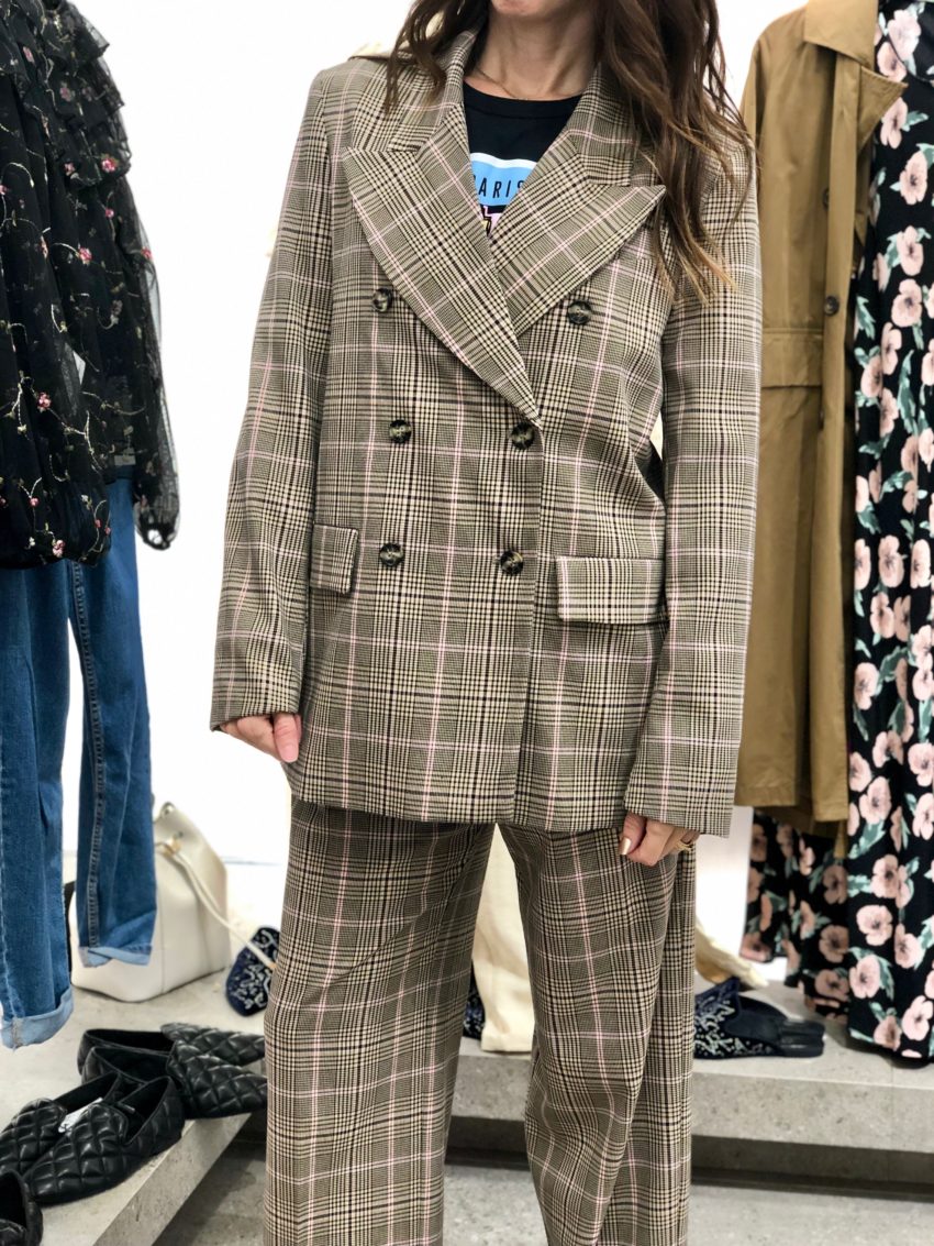 zara, plaid, suit, pink, neutral, high waisted, wide legged, pleats, graphic T, casual, dressy, separates, method39, fall2019, my style, style advisor, wardrobe stylist, what to wear