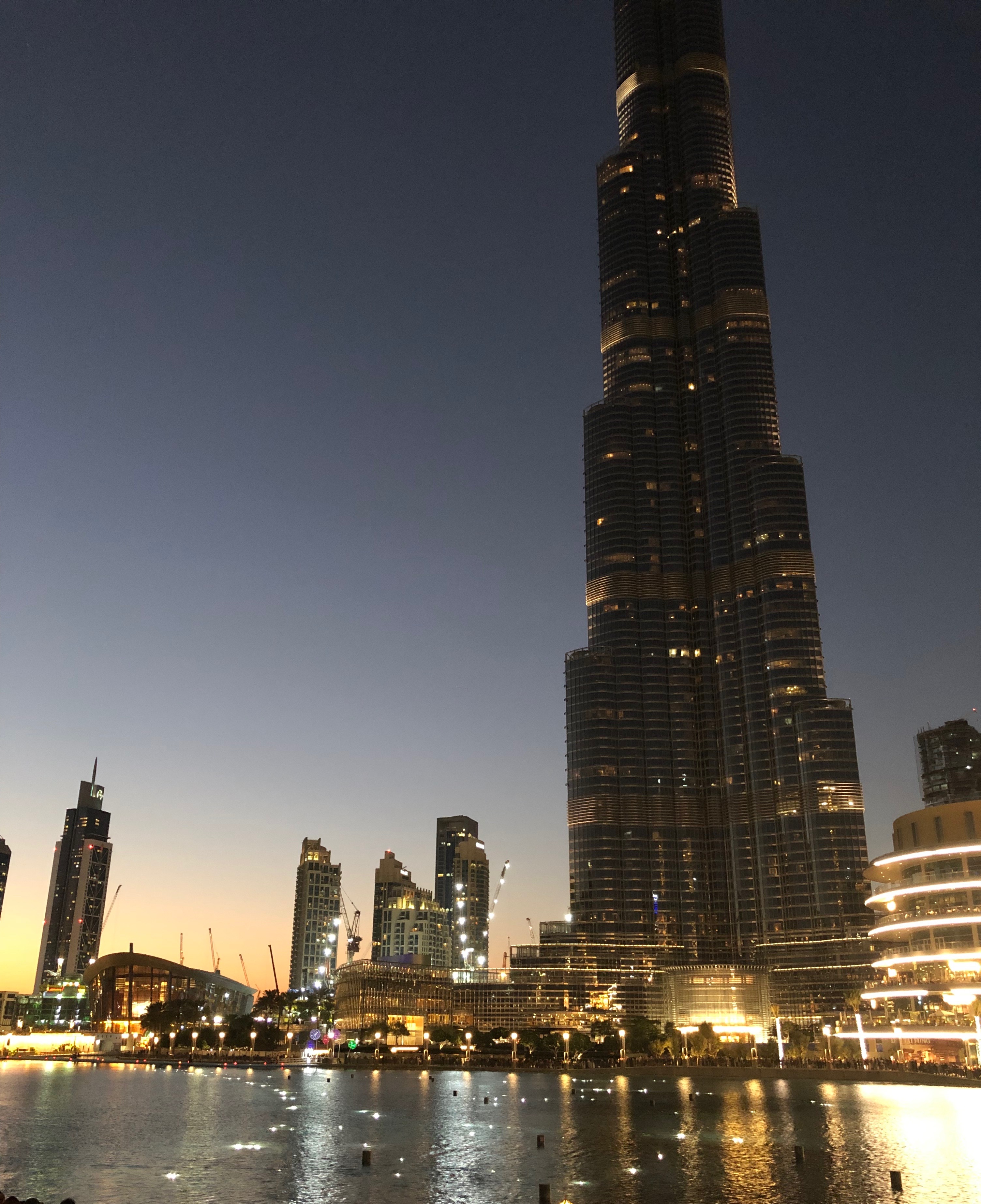 A view of the burj khalifa at night.